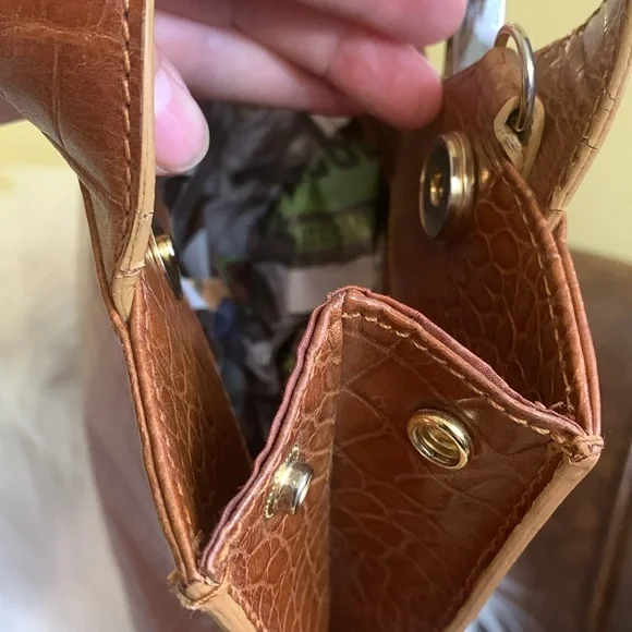 Etienne Aigner | Vintage Croc Embossed Cowhide Leather Satin Lined Shoulder Bag - Picture 9 of 17